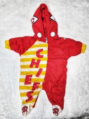 VTG Kansas City Chiefs Baby Snowsuit 3-6 Months NFL Hooded One Piece KC Football